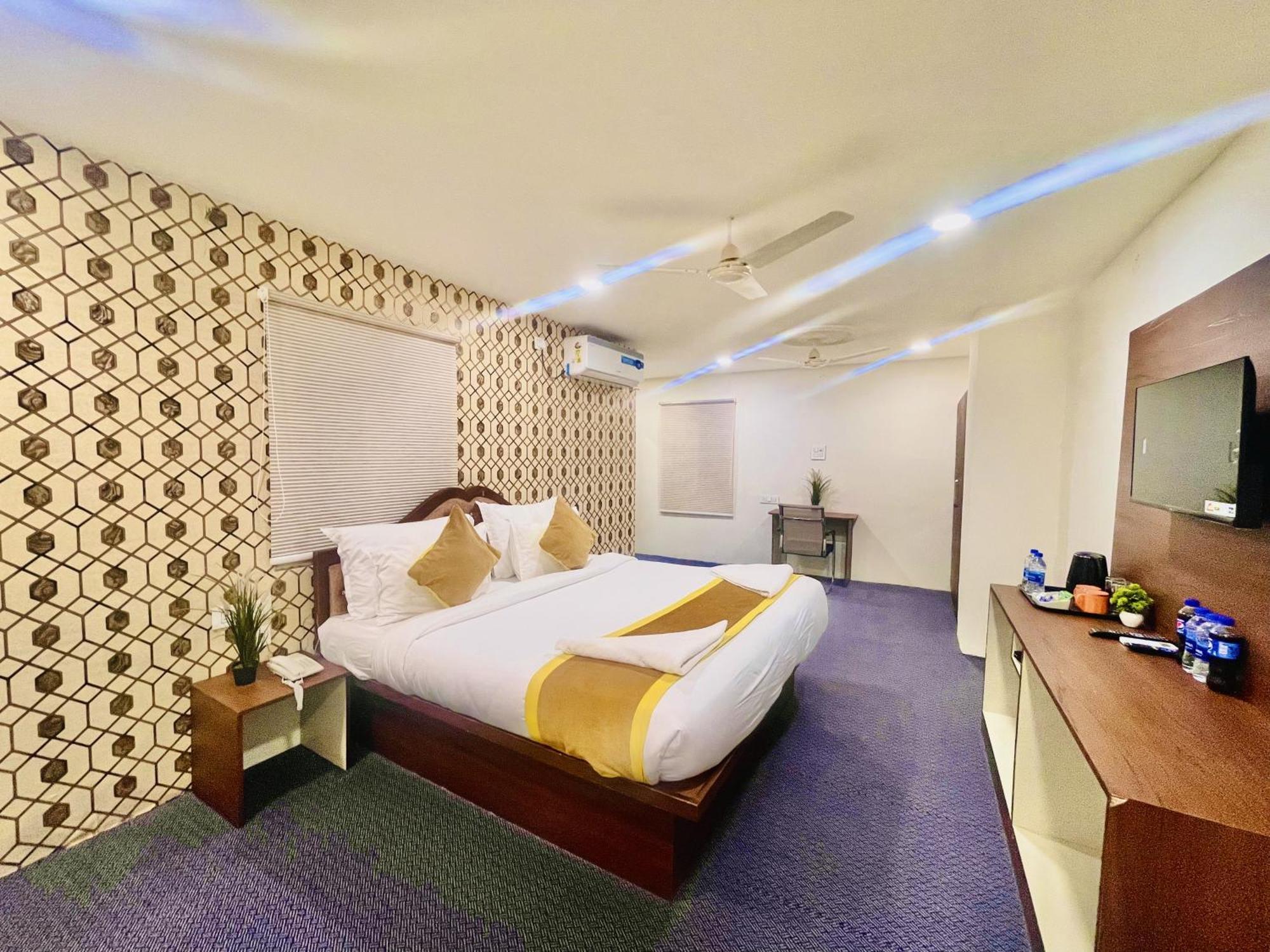 Hotel Eagle Grand Hyderabad Airport Zone Shamshabad Dış mekan fotoğraf