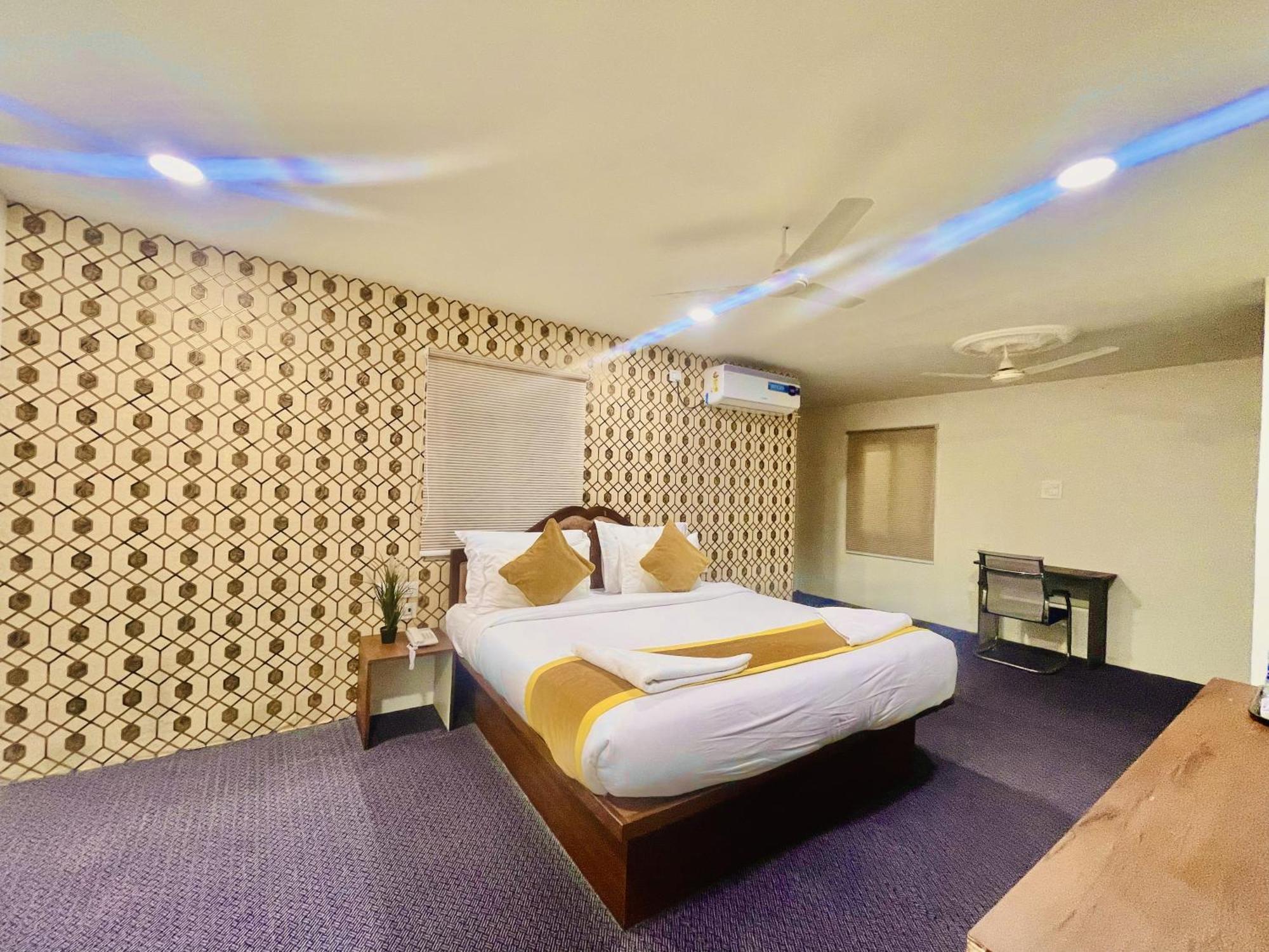 Hotel Eagle Grand Hyderabad Airport Zone Shamshabad Dış mekan fotoğraf