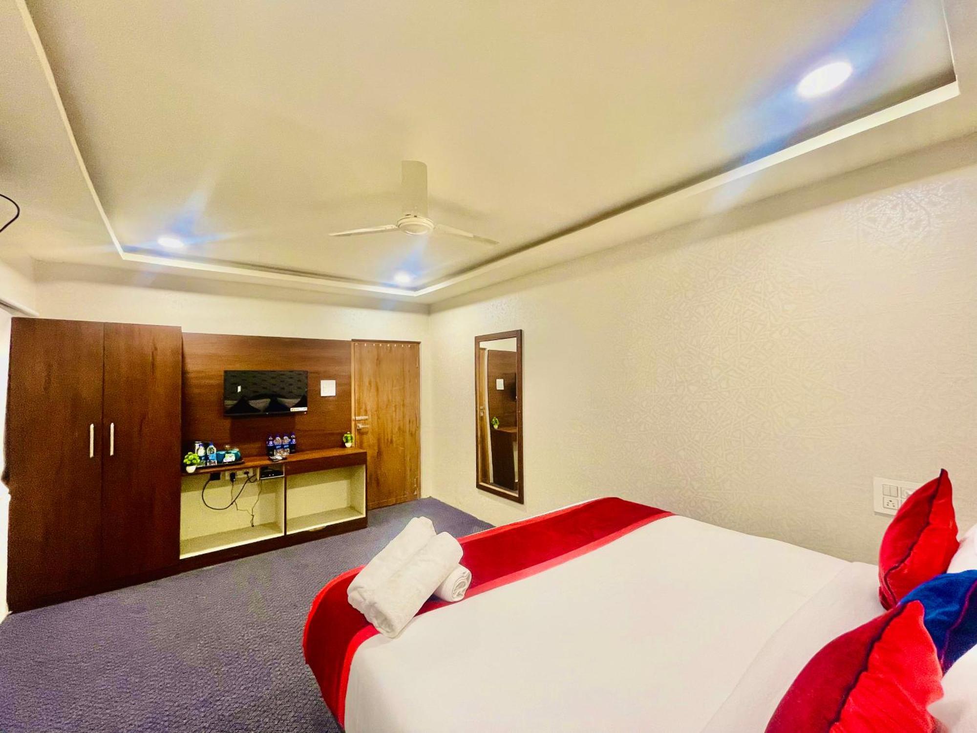 Hotel Eagle Grand Hyderabad Airport Zone Shamshabad Dış mekan fotoğraf